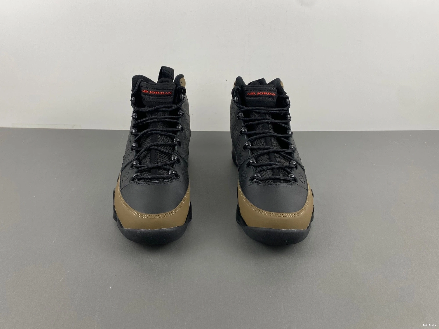 HV4794-030 Jordan  9 Holiday 